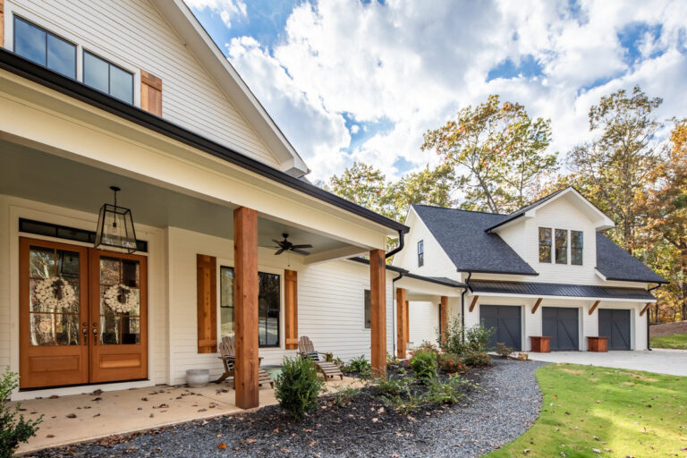Achieving the Modern Farmhouse Look for Your Barndominium with Fiber Cement Siding