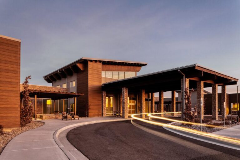 5 Healthcare Exterior Design Projects That Contribute to Patient & Employee Satisfaction