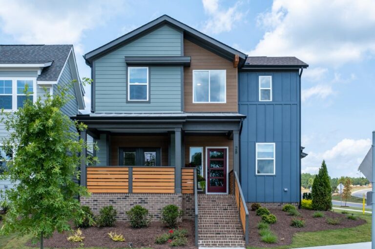 Vertical Siding vs Horizontal Siding: Which Is Right for Your Home?