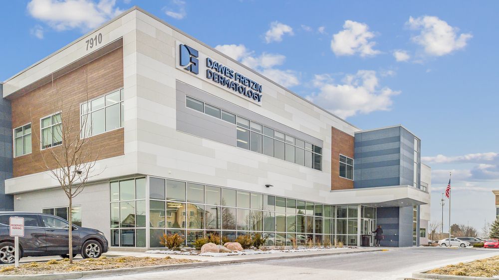 A shot of Dawes Fretzin Dermatology Building decorated in Nichiha&rsquo;s Ribbed Navy, RoughSawn in Tobacco color, and Illumination fiber cement cladding panels in Indianapolis.
