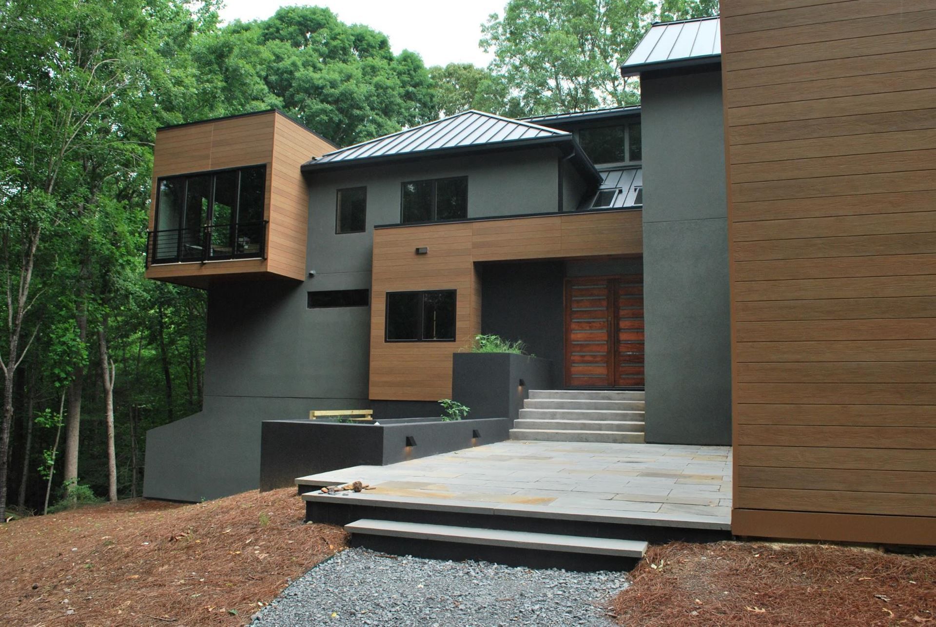 Nichiha-VintageWood-Cedar-Modern-Residential